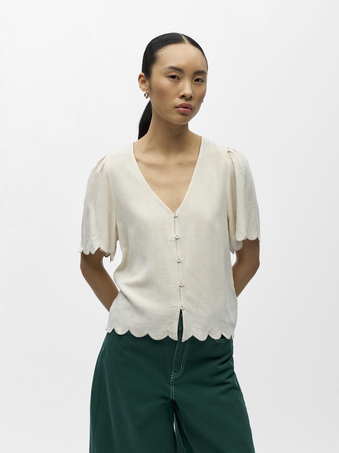 model_shot-front